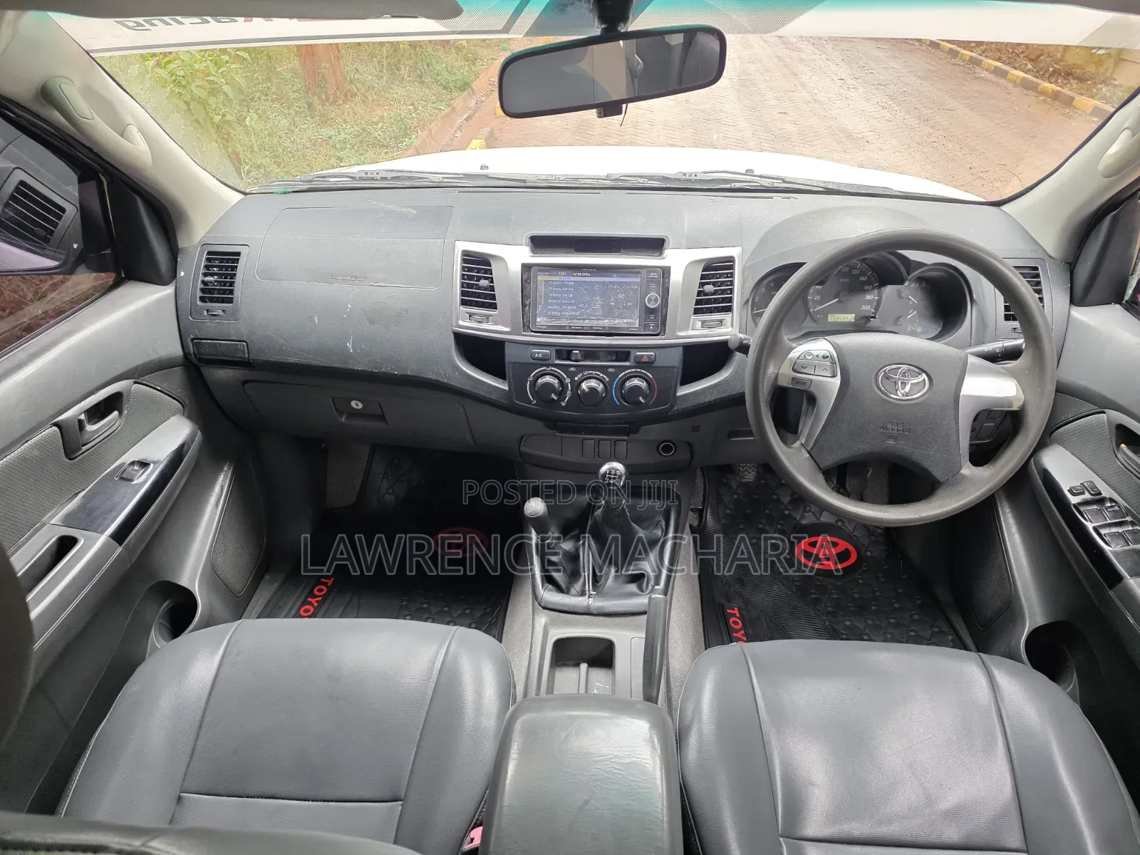 Toyota Hilux 2014 White