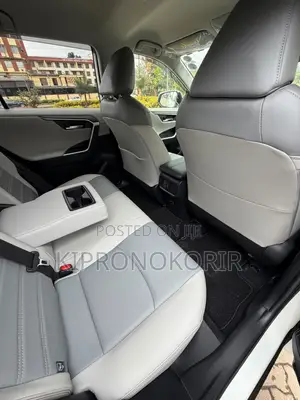 Toyota RAV4 2019 White