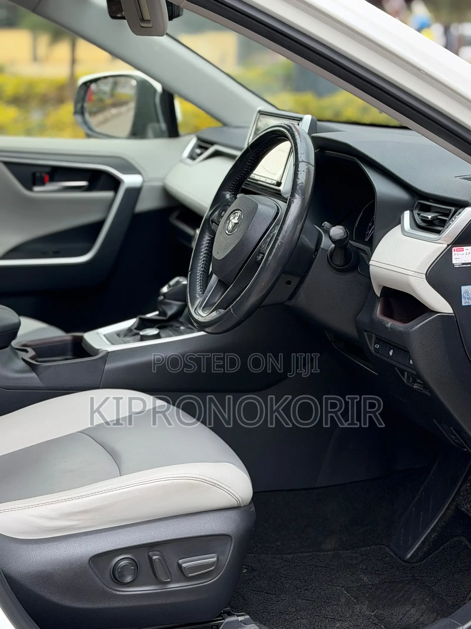 Toyota RAV4 2019 White