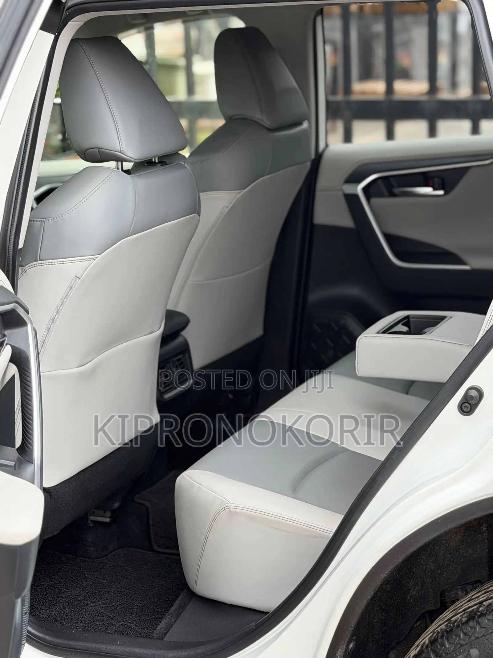 Toyota RAV4 2019 White