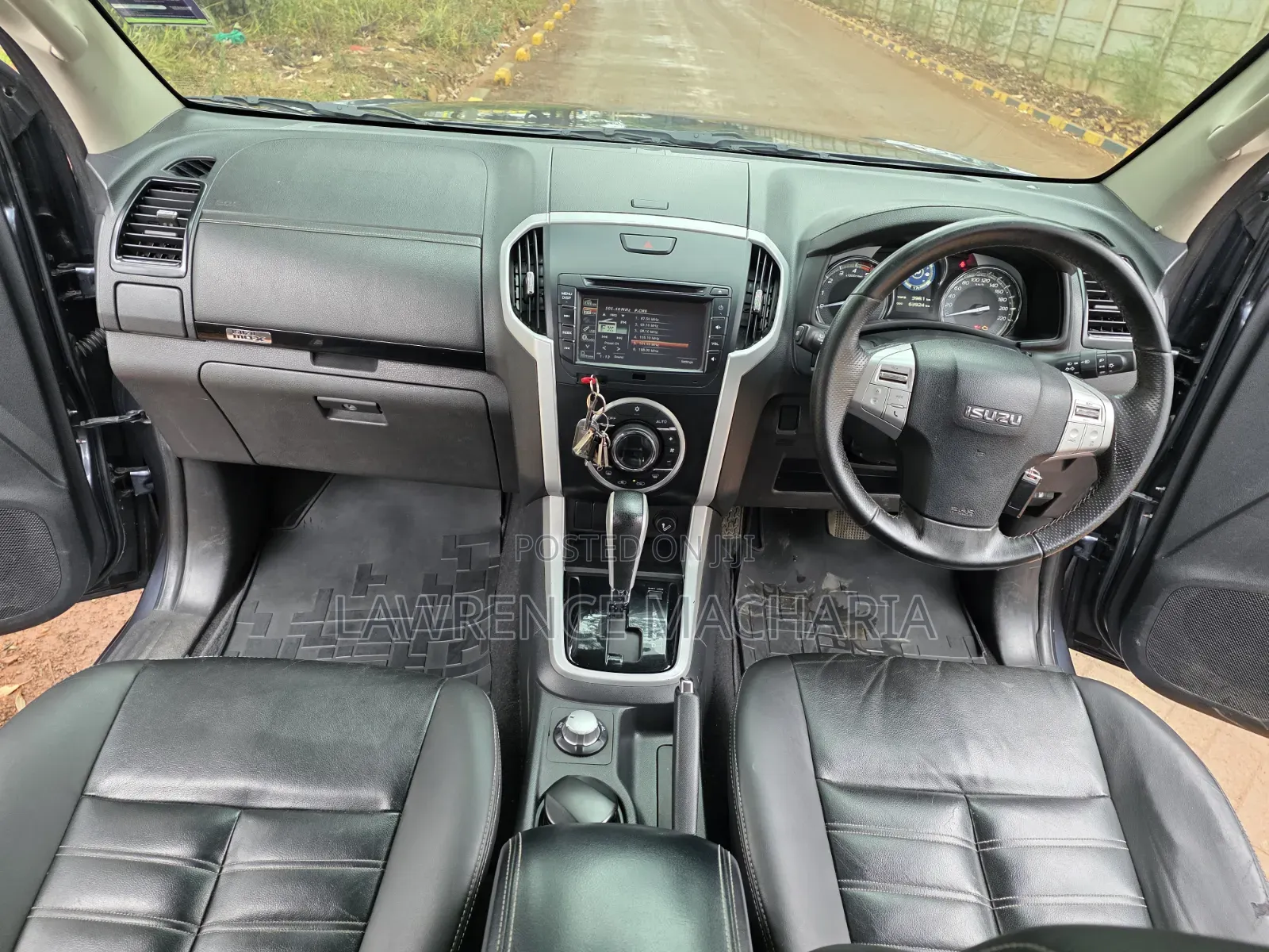 Isuzu MU-X 2021 Gray