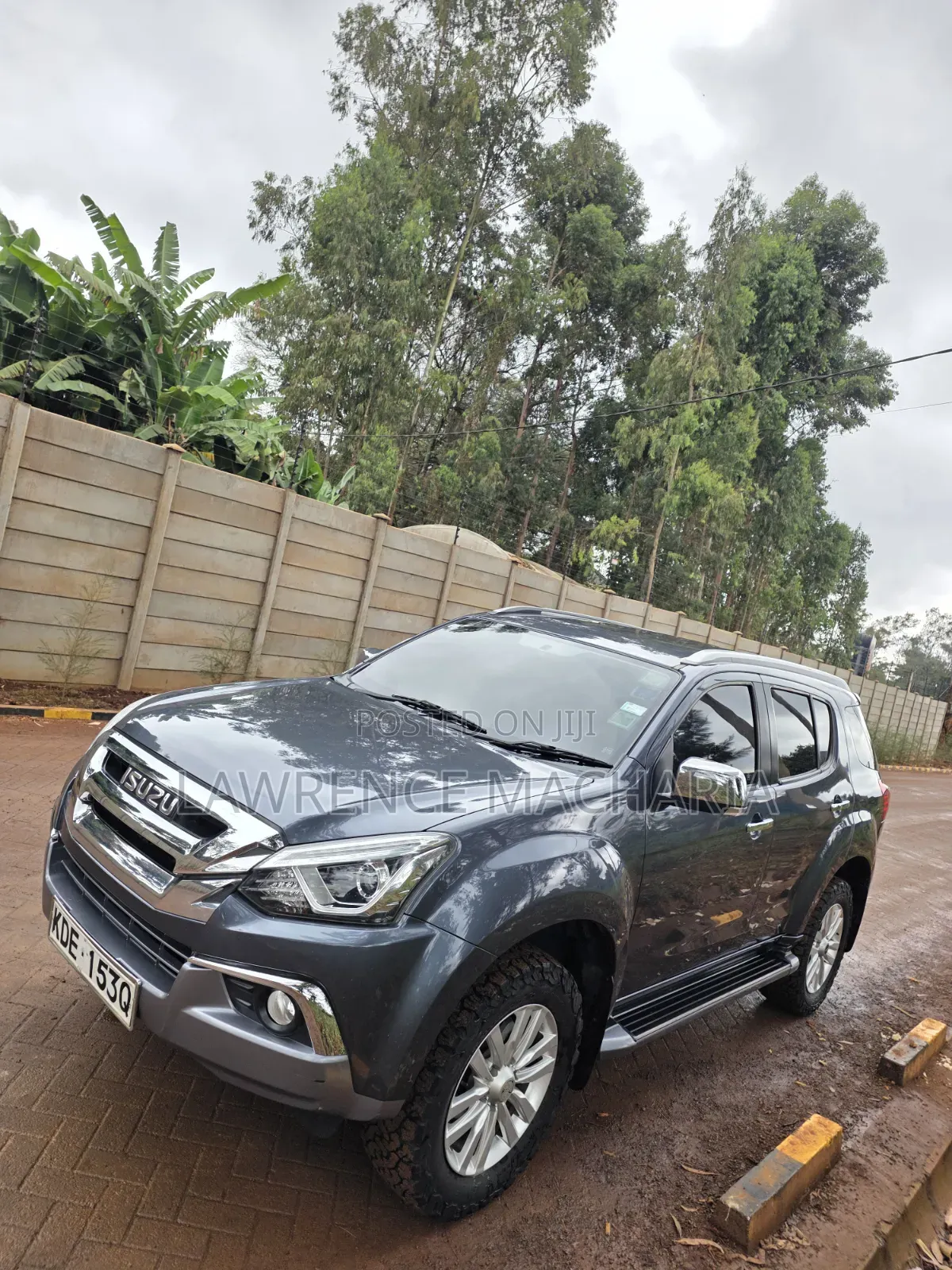 Isuzu MU-X 2021 Gray