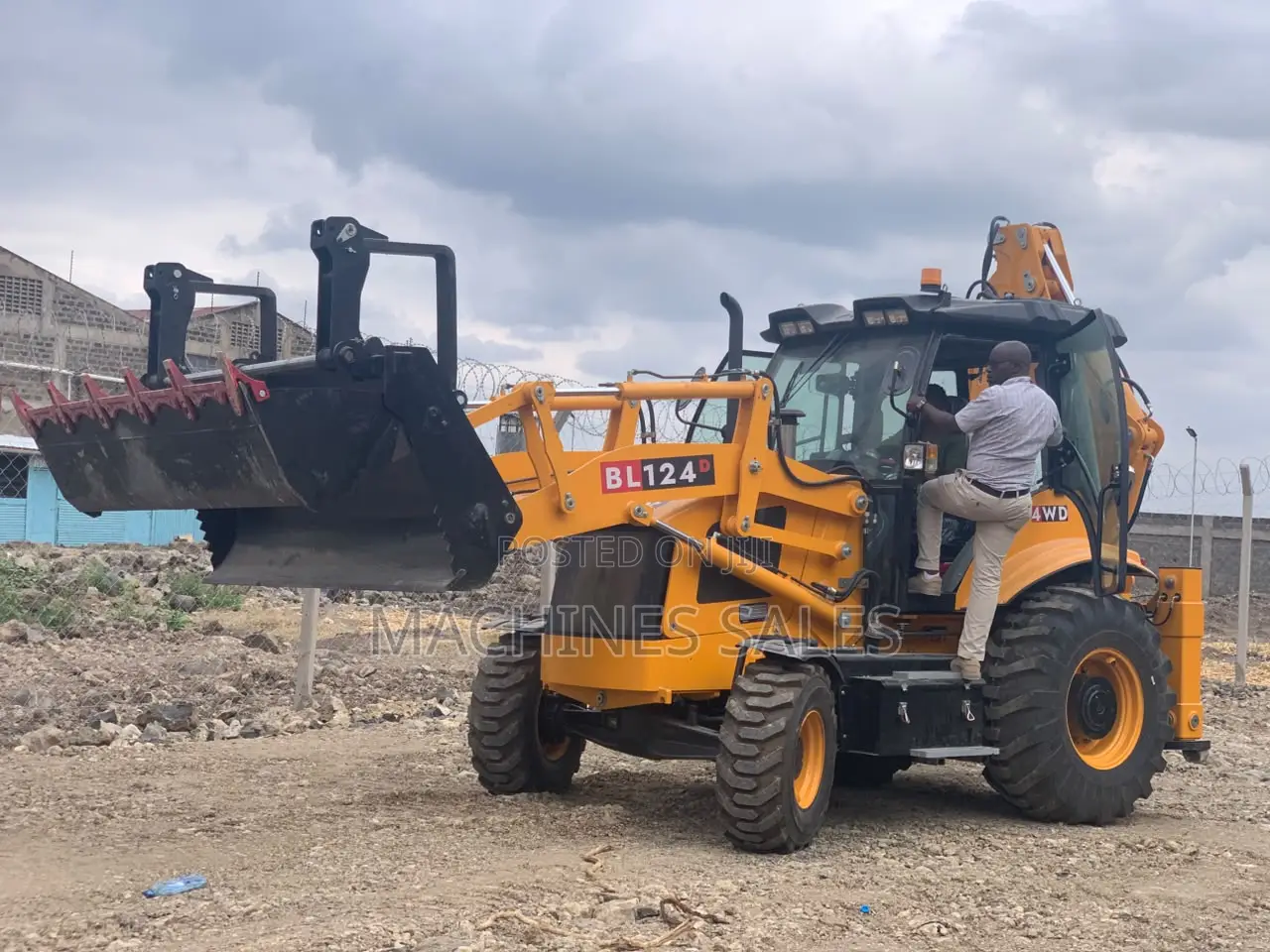 BL124D Engirise Backhoe