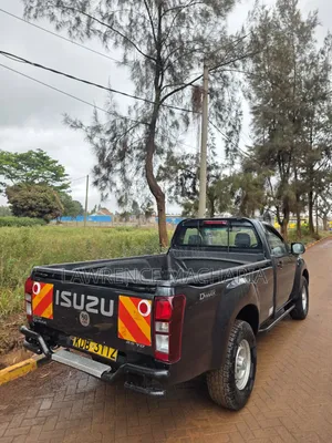 Isuzu D-MAX 2021 Gray