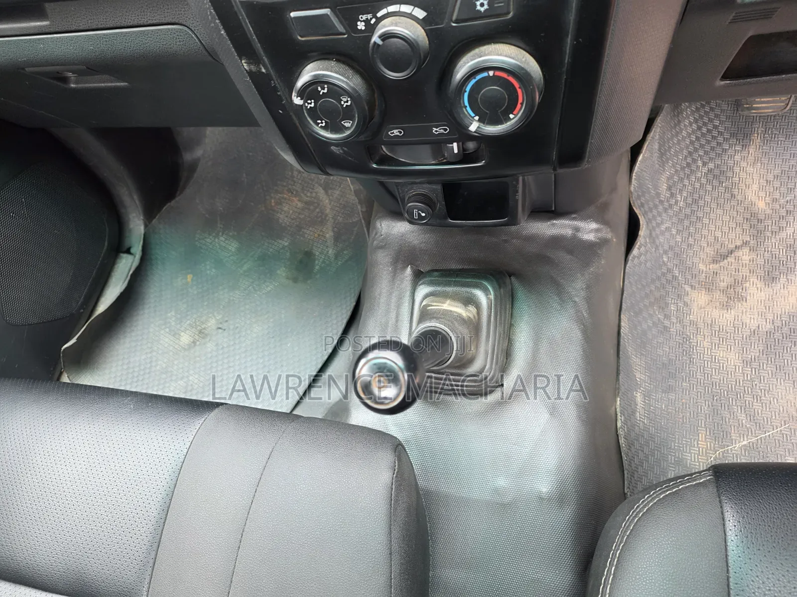 Isuzu D-MAX 2021 Gray
