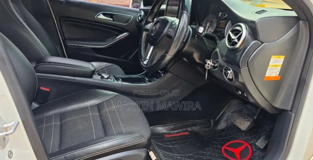 Mercedes-Benz A-Class 2014 Silver