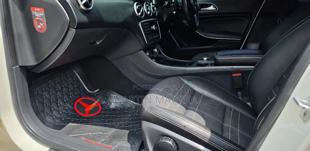 Mercedes-Benz A-Class 2014 Silver