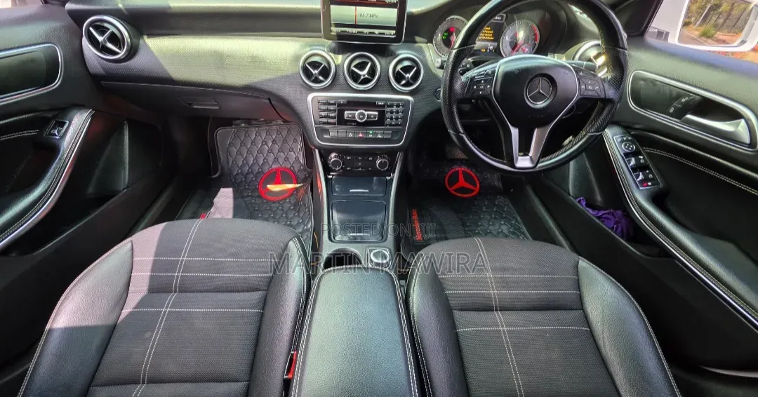 Mercedes-Benz A-Class 2014 Silver