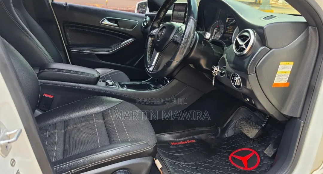 Mercedes-Benz A-Class 2014 Silver