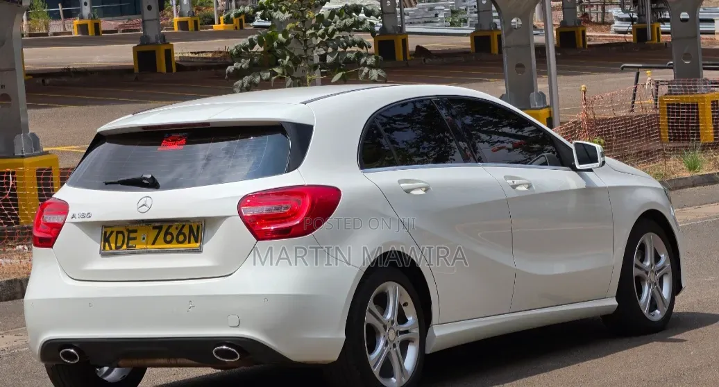 Mercedes-Benz A-Class 2014 Silver