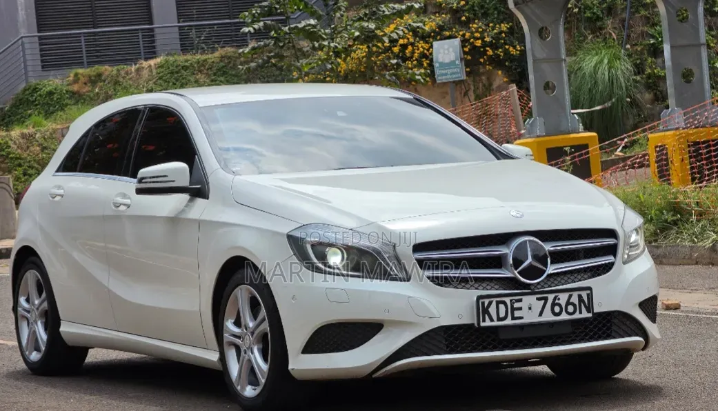 Mercedes-Benz A-Class 2014 Silver