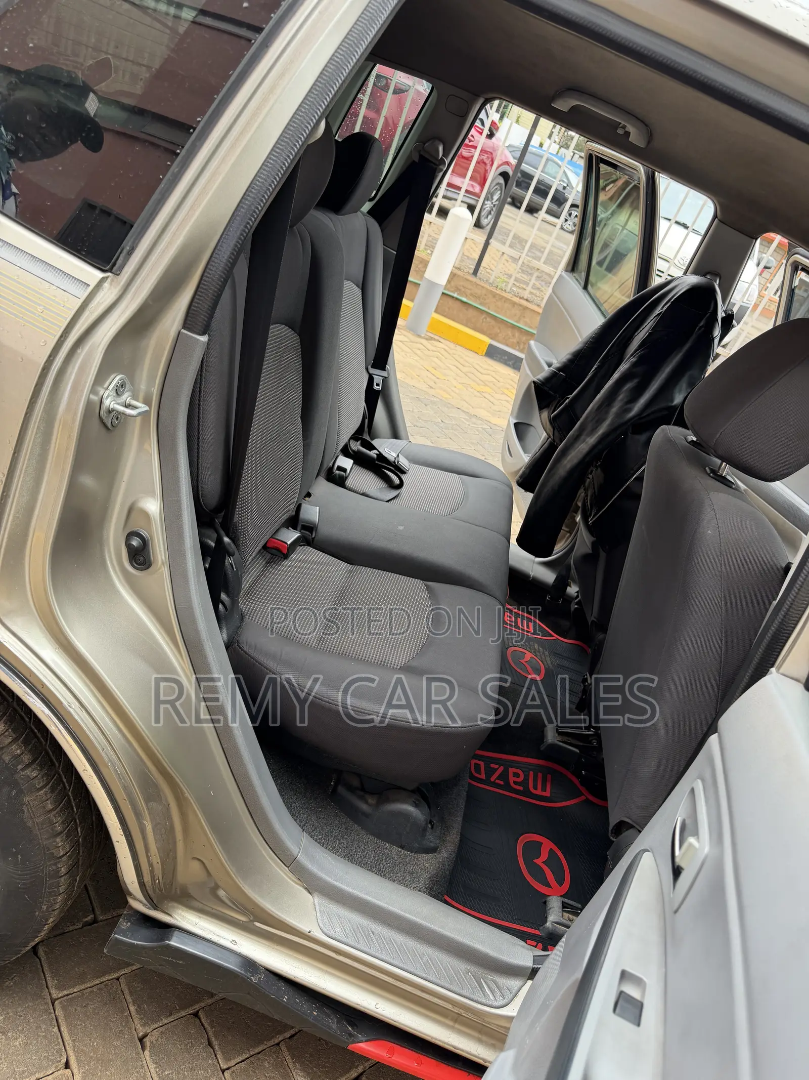 Mazda Demio 2006 Gold