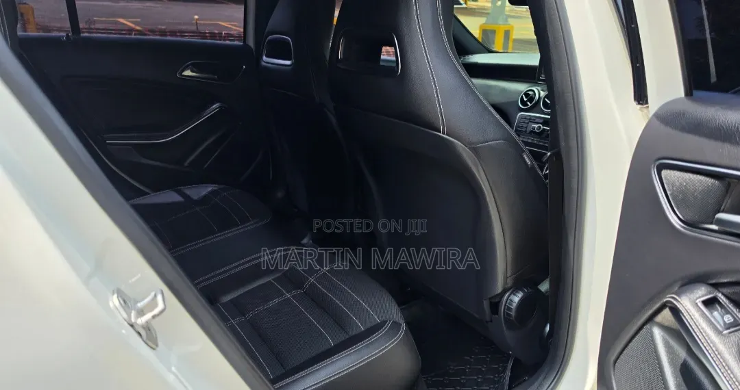 Mercedes-Benz A-Class 2014 Silver