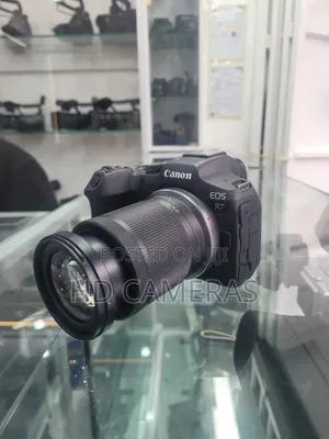 Canon Eos R7