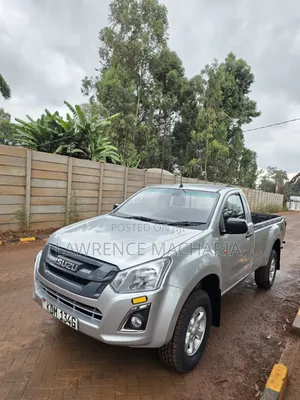 Isuzu D-MAX 2023 Silver