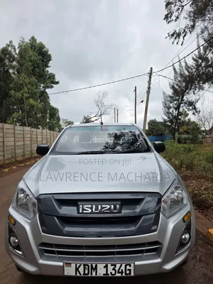 Isuzu D-MAX 2023 Silver