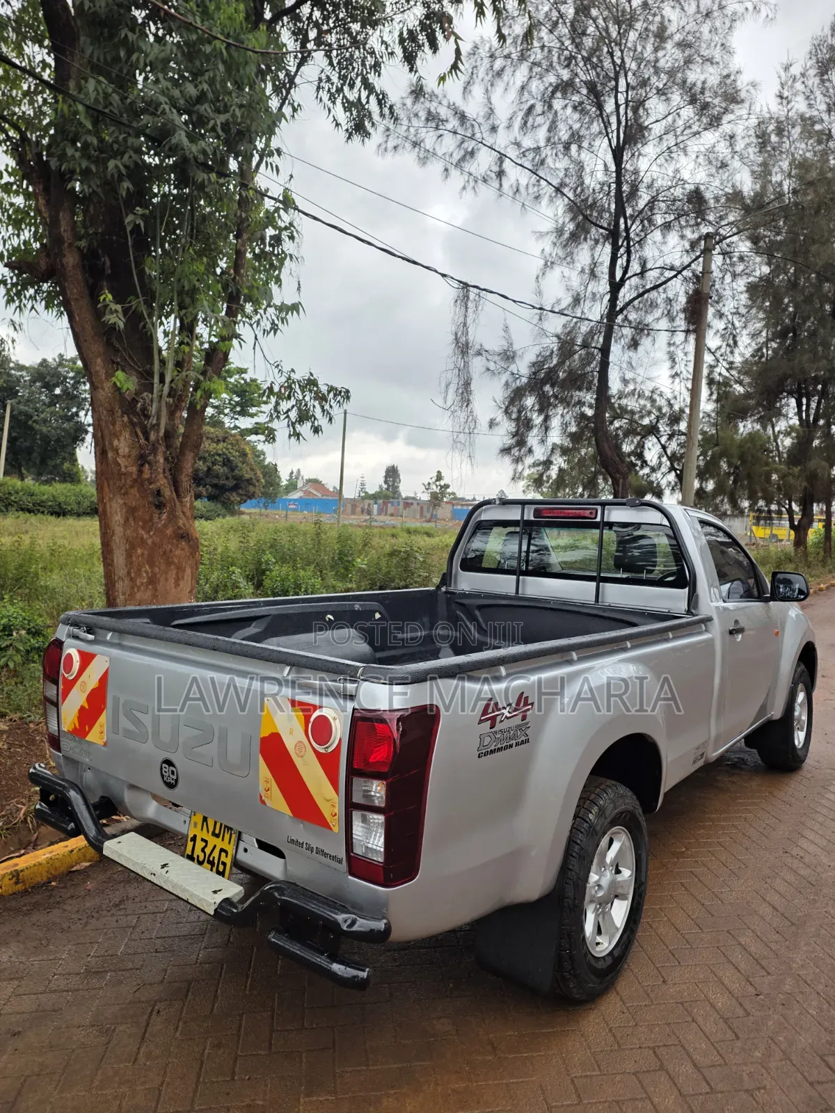 Isuzu D-MAX 2023 Silver