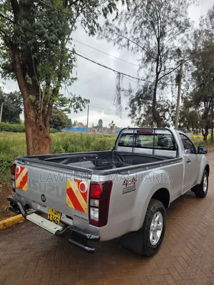 Isuzu D-MAX 2023 Silver