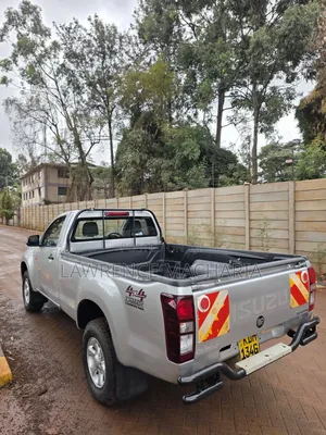 Isuzu D-MAX 2023 Silver