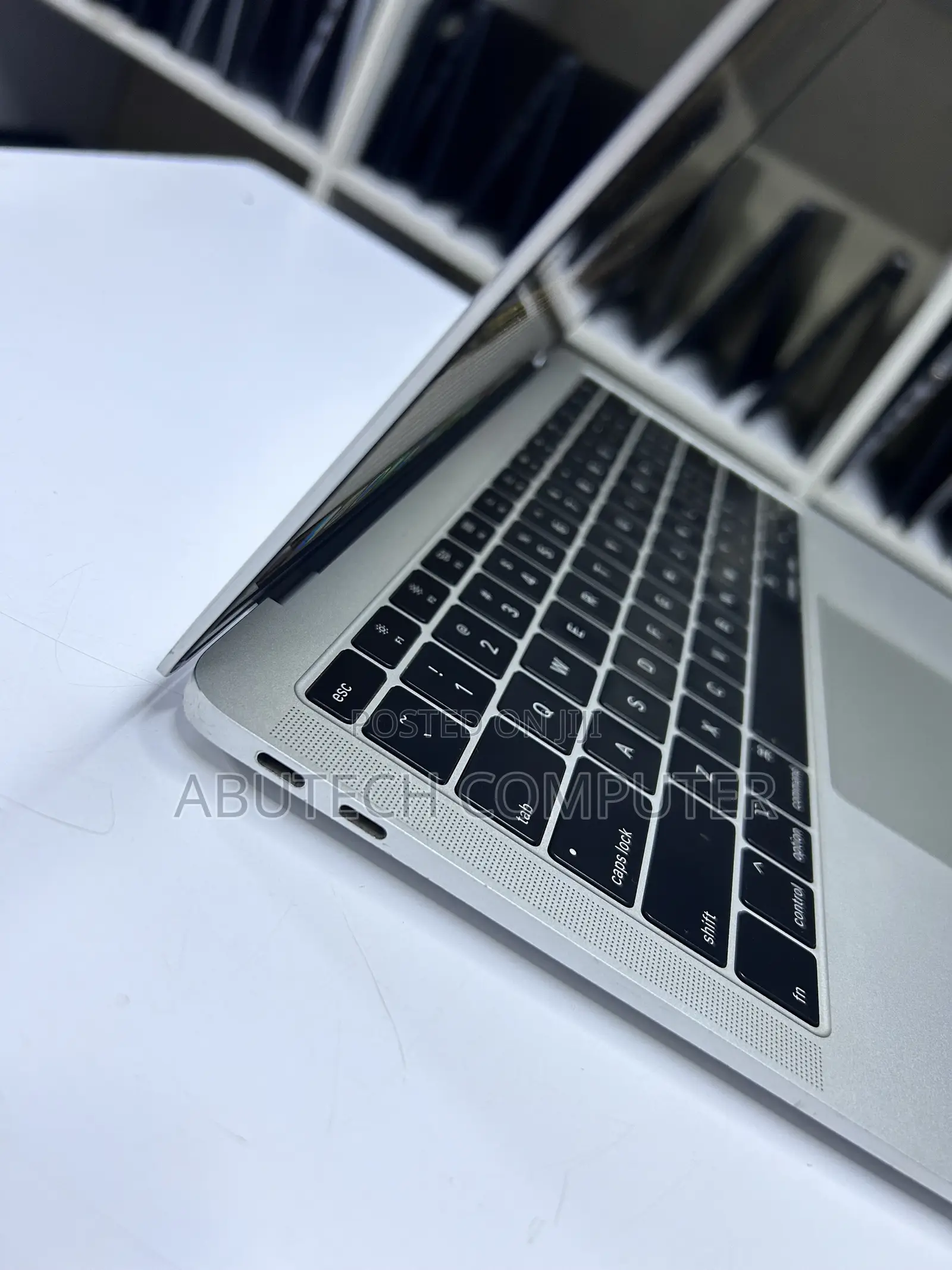 Laptop Apple MacBook Air 2018 8GB Intel Core i5 SSD 256GB