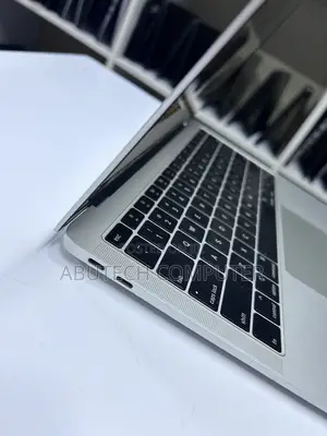 Laptop Apple MacBook Air 2018 8GB Intel Core i5 SSD 256GB