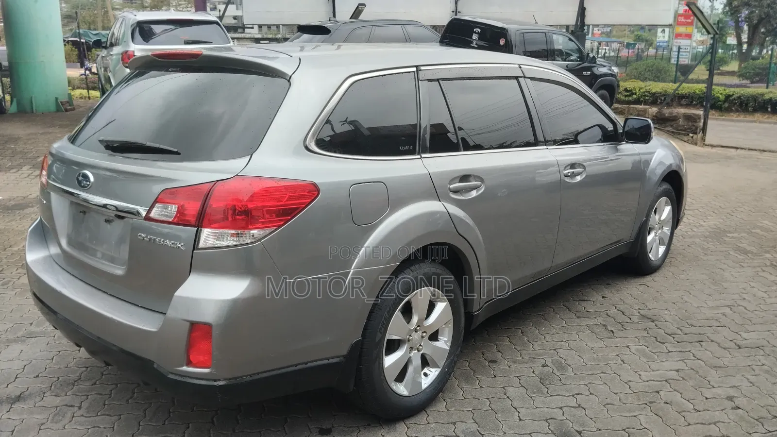 Subaru Outback 2011 Silver