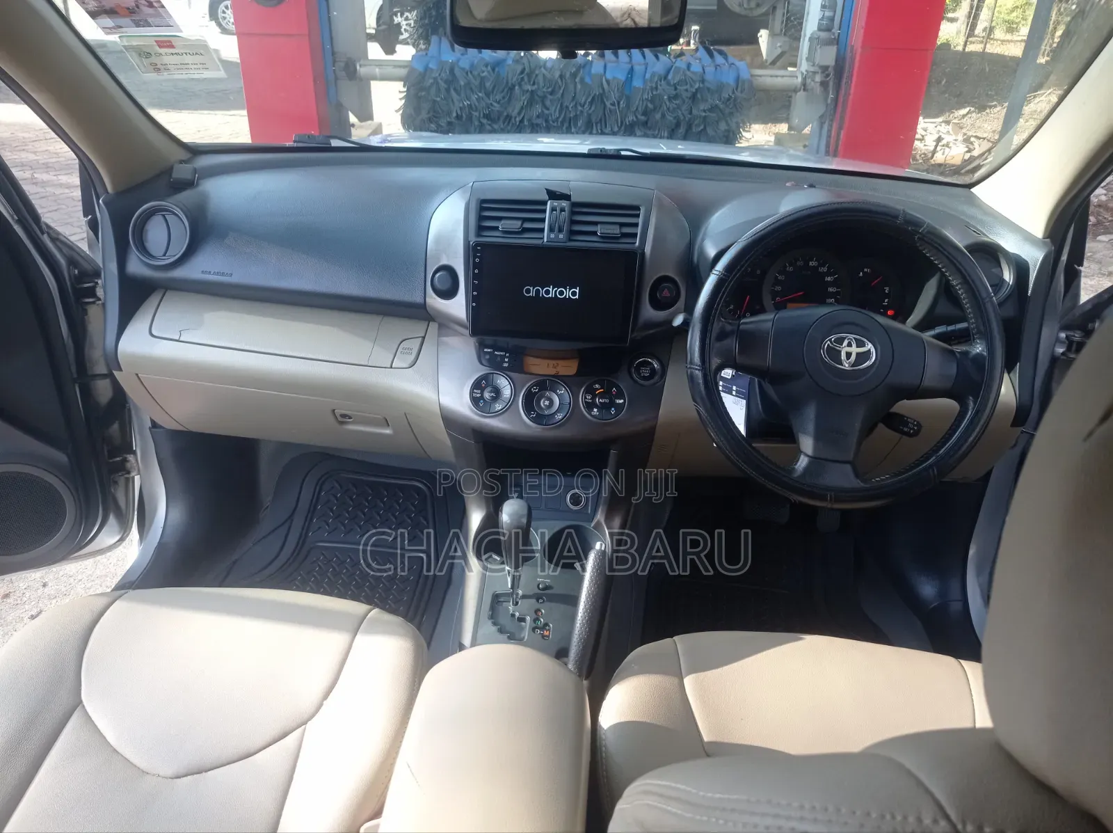 Toyota Vanguard 2010 Silver