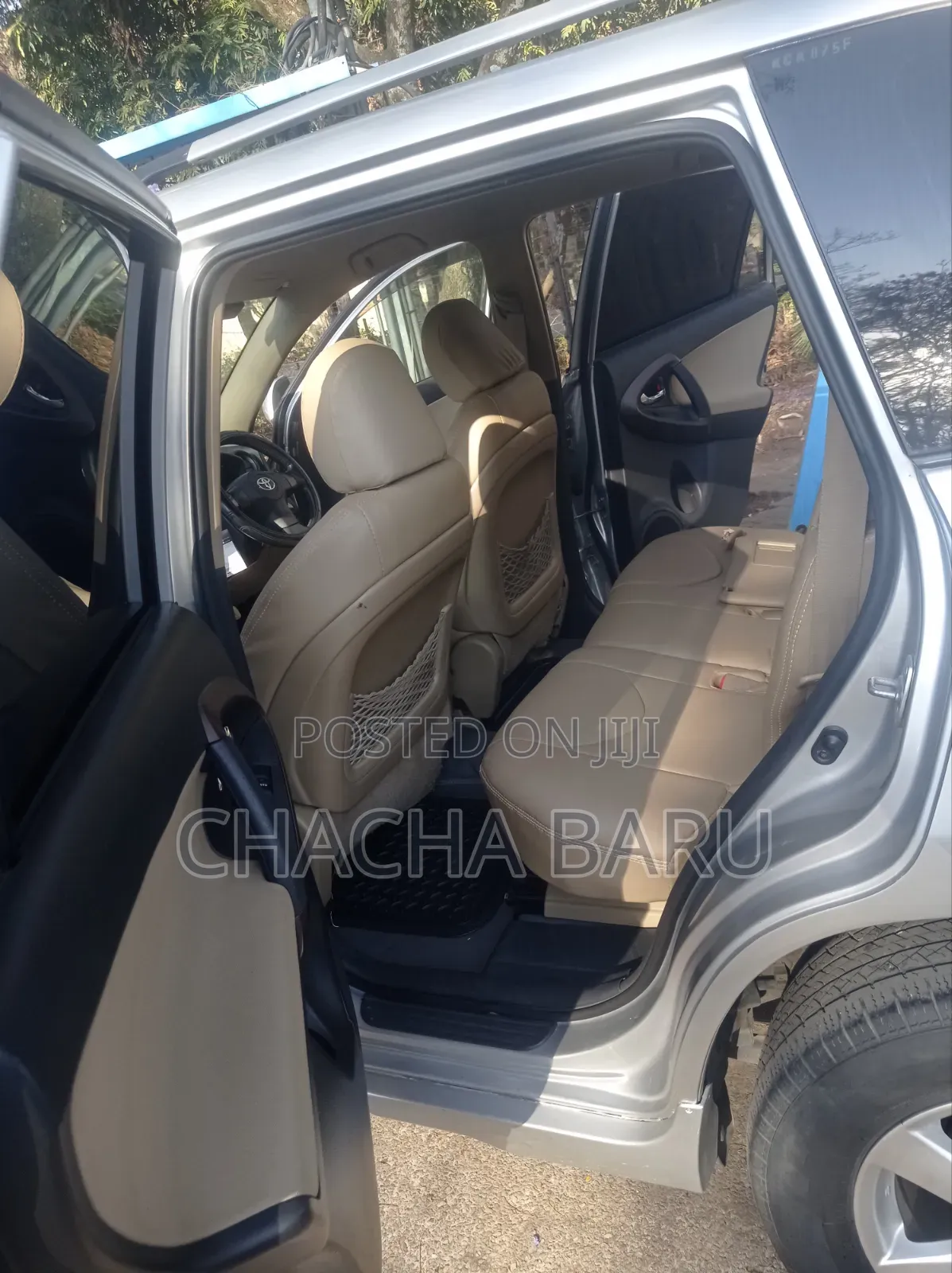 Toyota Vanguard 2010 Silver