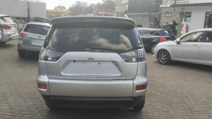 Mitsubishi Outlander 2011 Silver