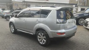Mitsubishi Outlander 2011 Silver