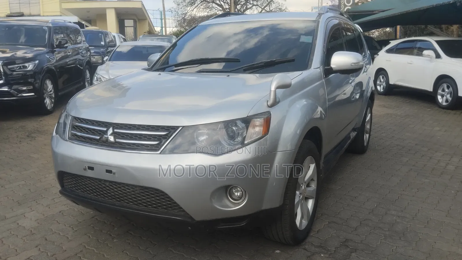 Mitsubishi Outlander 2011 Silver