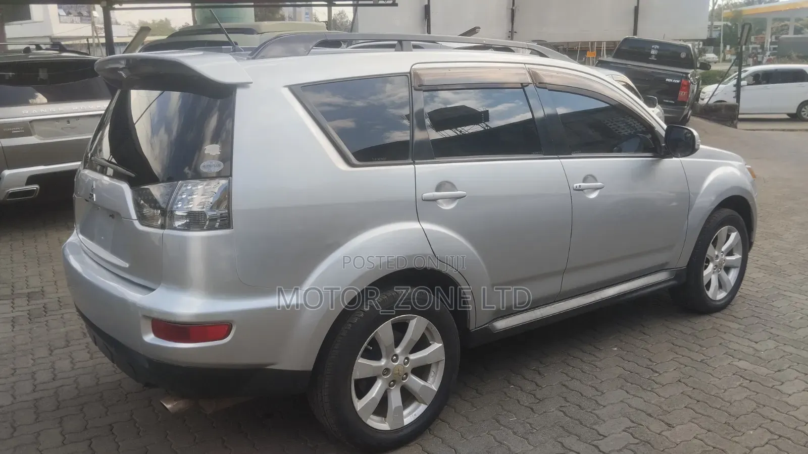 Mitsubishi Outlander 2011 Silver