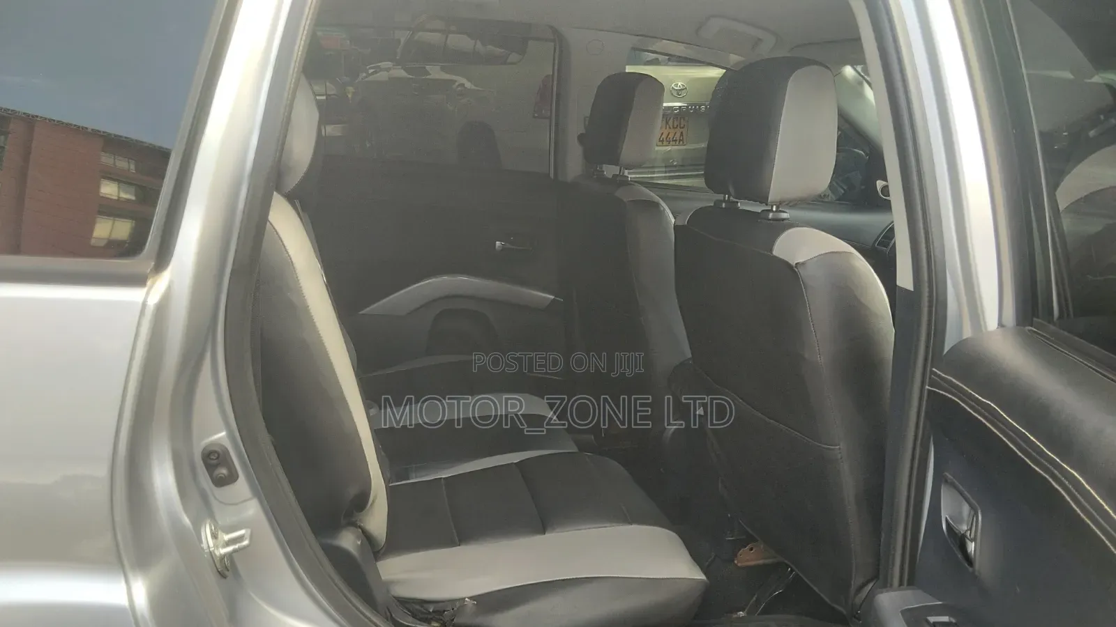 Mitsubishi Outlander 2011 Silver