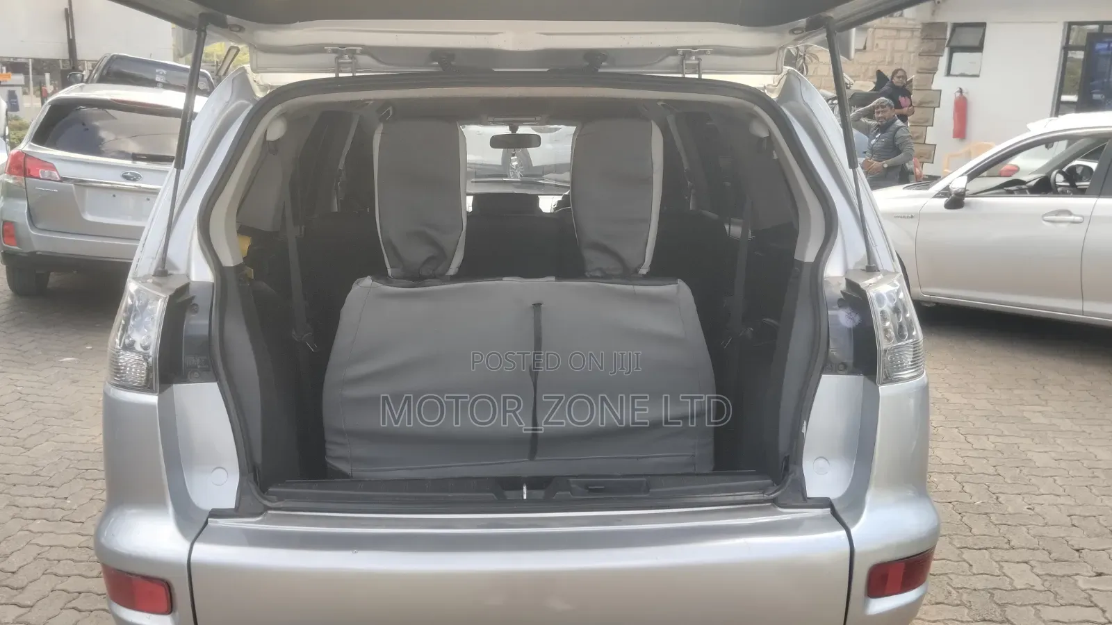 Mitsubishi Outlander 2011 Silver