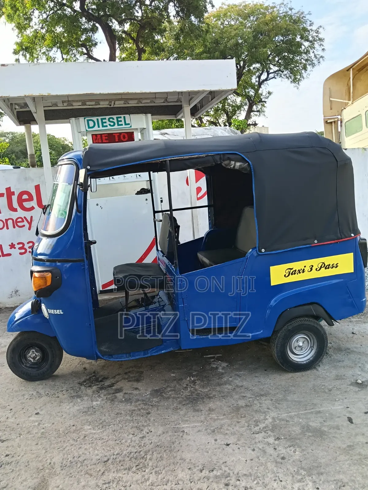 Piaggio 2022 Blue
