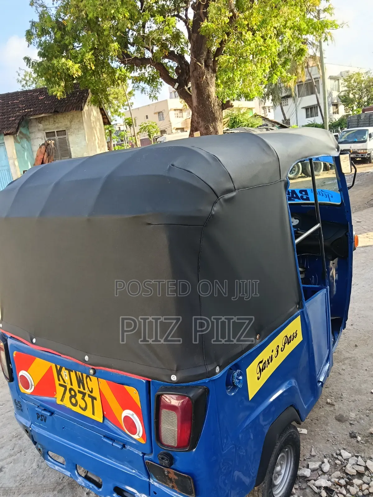 Piaggio 2022 Blue