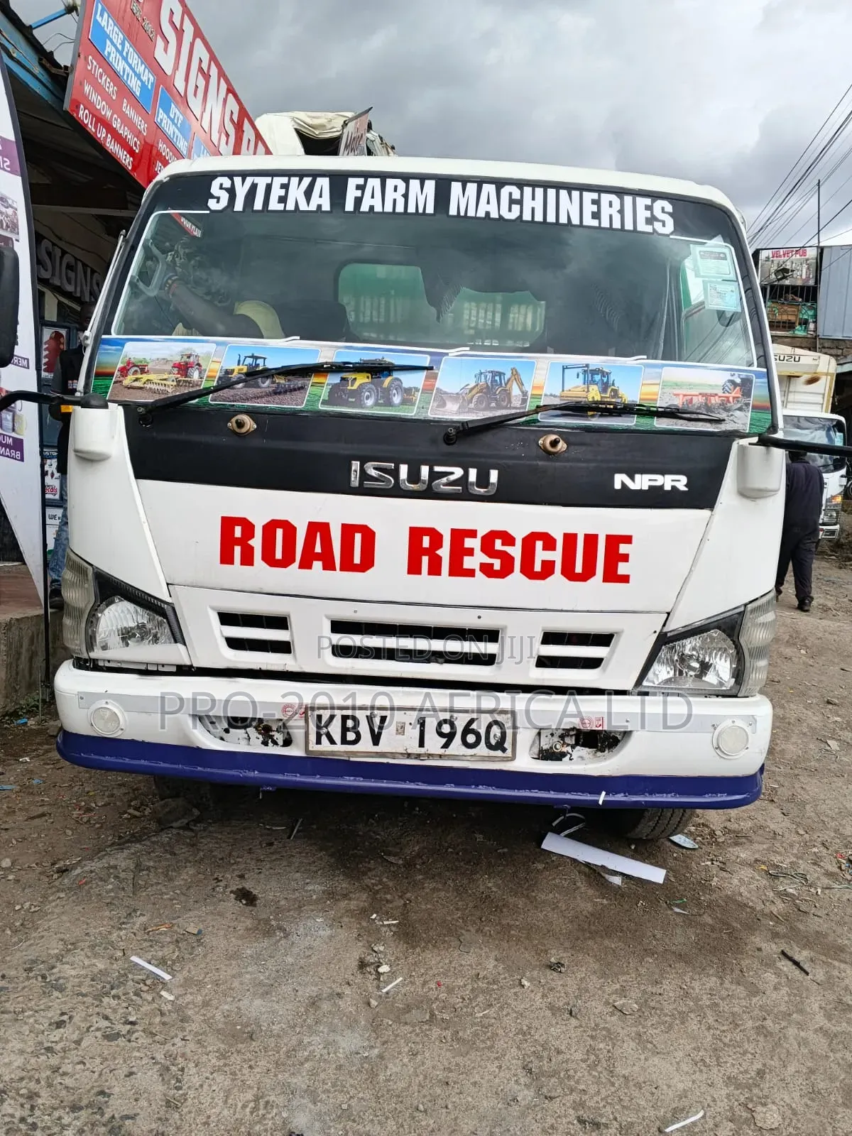 NPR Isuzu Flatbed