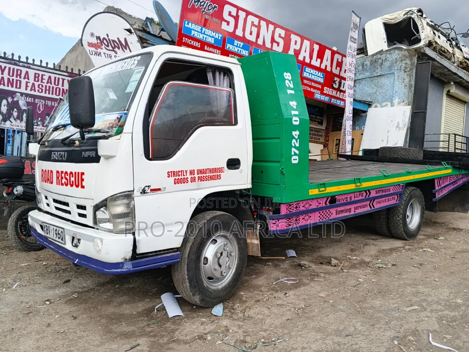 NPR Isuzu Flatbed