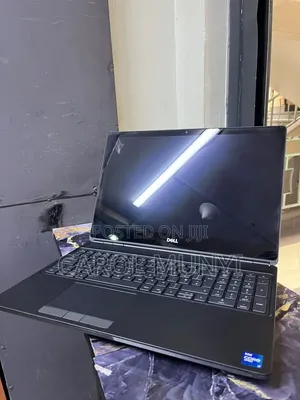 New Laptop Dell Precision 5560 32GB Intel Core i7 HDD+SSD 512GB