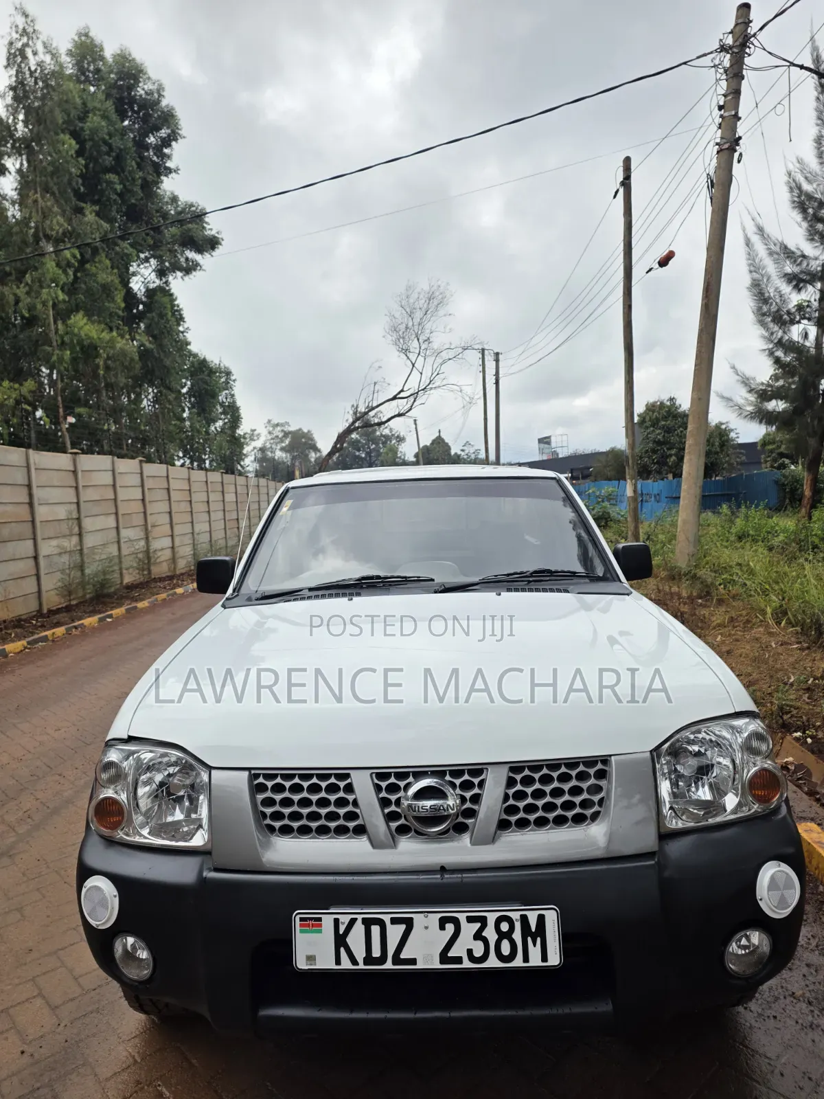Nissan Hardbody 2012 White