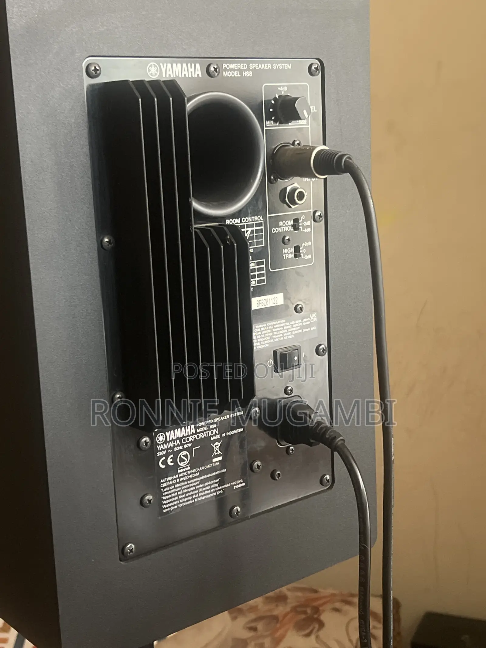 Yamaha HS8 Monitors