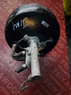 Brake Booster/Master Cylinder Toyota Noah,Voxy