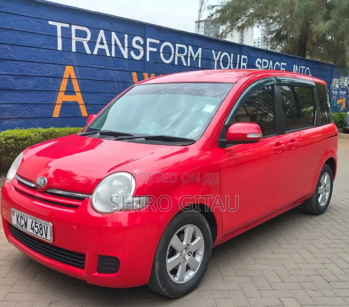 Toyota Sienta 1.5 FWD 2013 Red