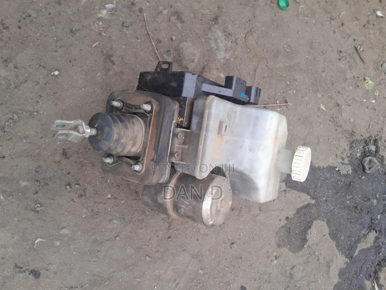 Mitsubishi Hydraulic Brake Booster Assemply