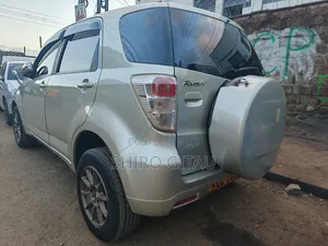 Toyota Rush 1.5 AWD 2011 Silver