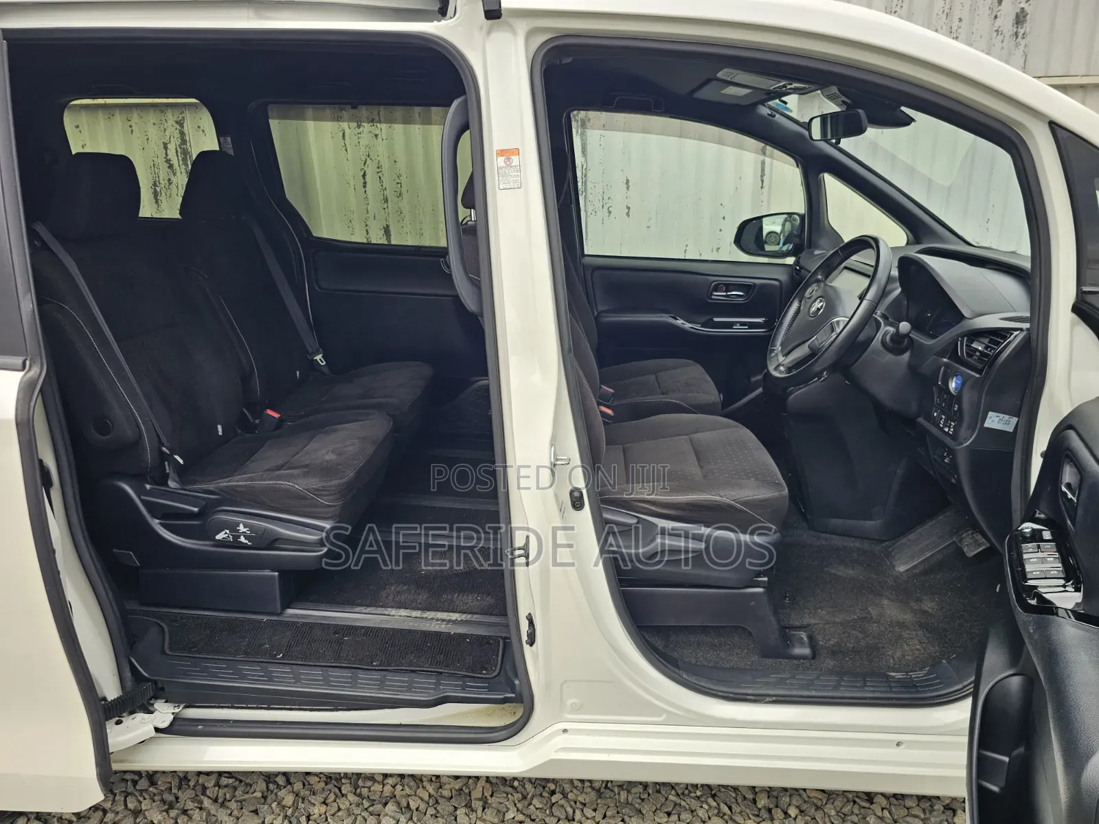 Toyota Noah 1.8 FWD Hybrid (7 seater) 2019 White