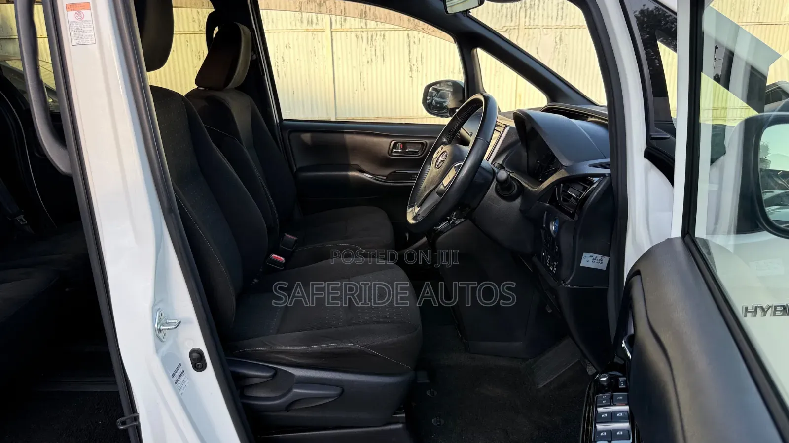 Toyota Noah 1.8 FWD Hybrid (7 seater) 2019 White
