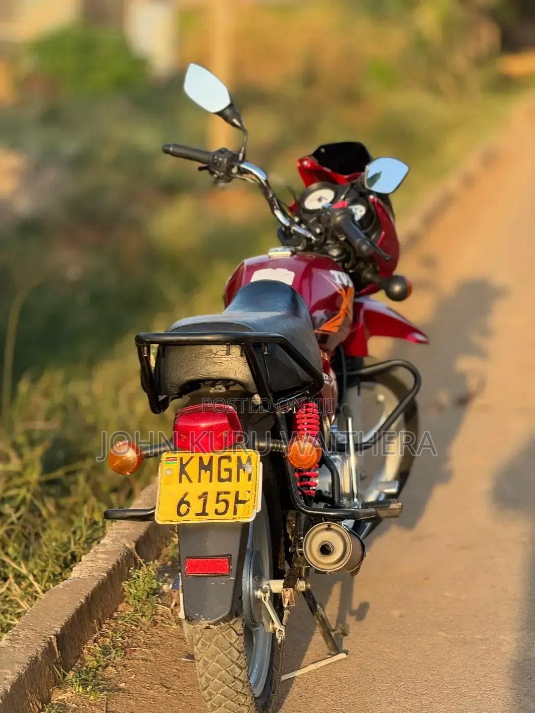 TVS HLX Plus ES 2025 Red