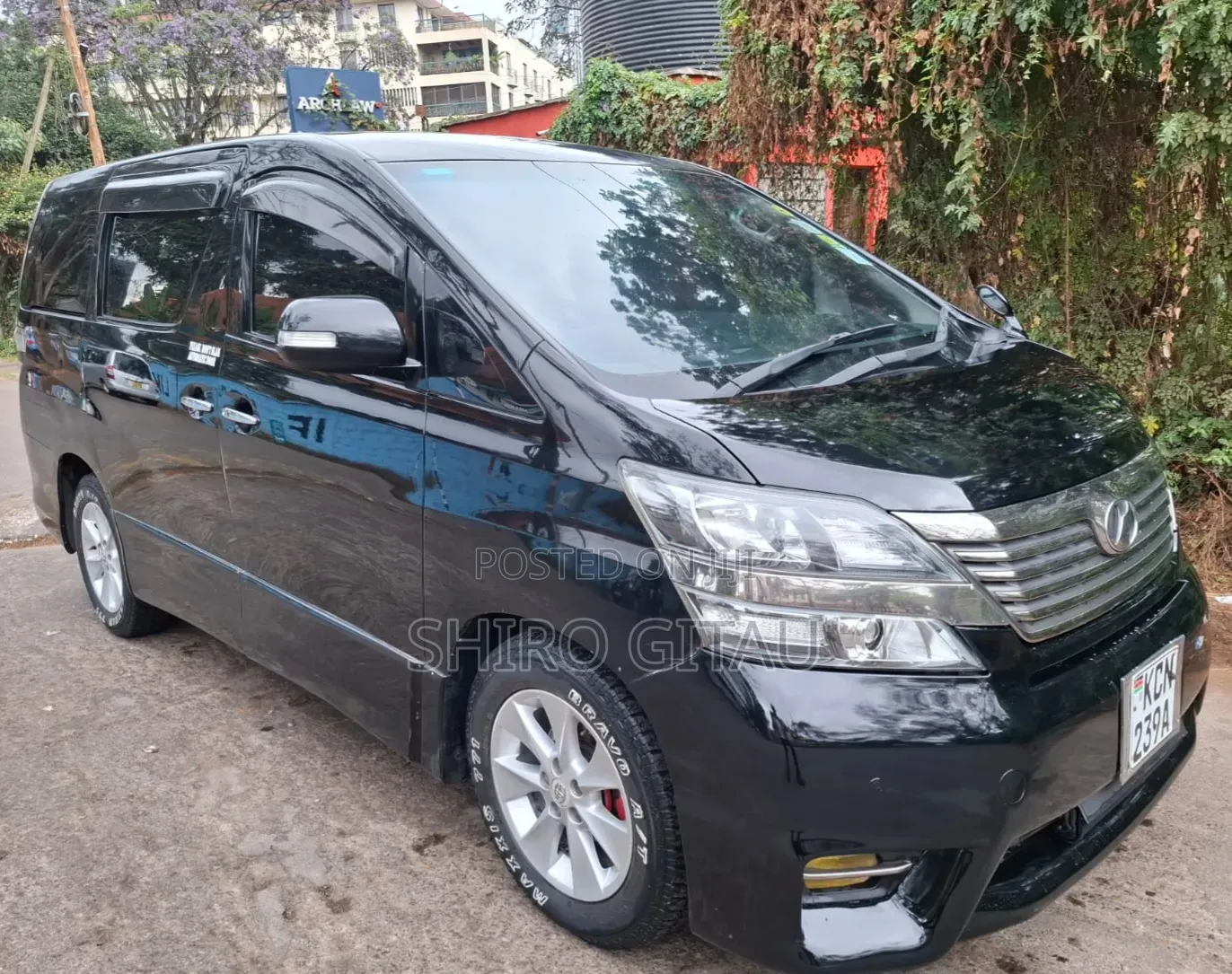 Toyota Vellfire V 2.4 FWD 8-Seater 2010 Black
