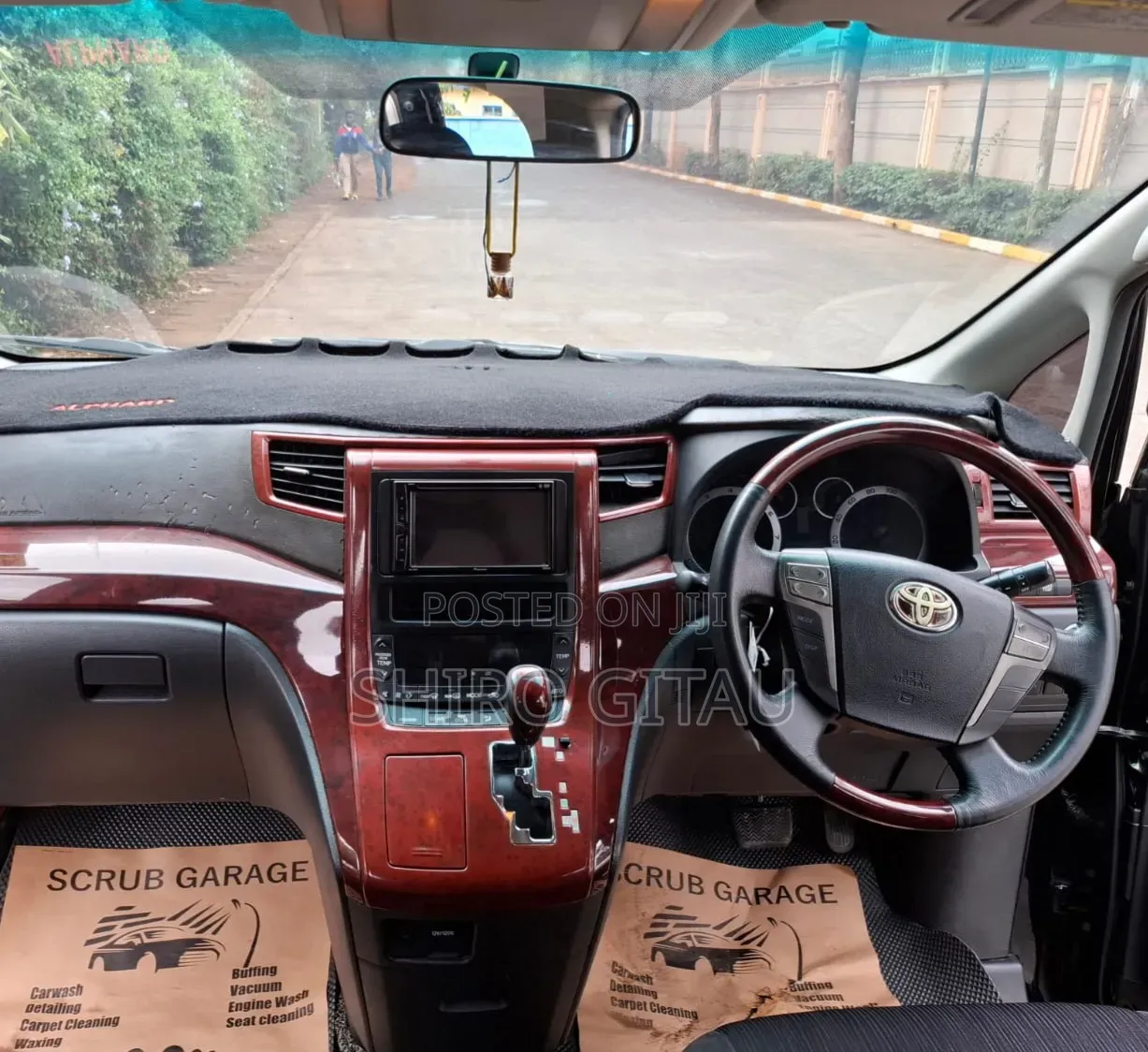 Toyota Vellfire V 2.4 FWD 8-Seater 2010 Black